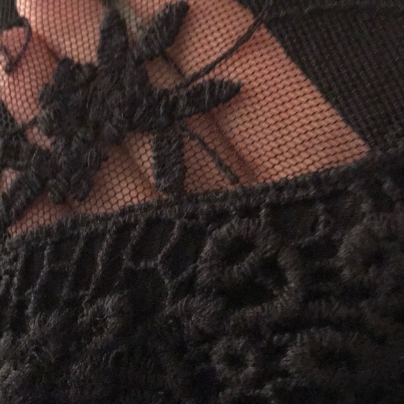 Red Coral Detailed Tunic - Picture 4 of 4